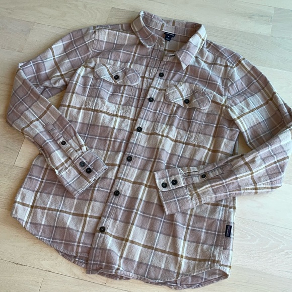 Patagonia Tops - patagonia